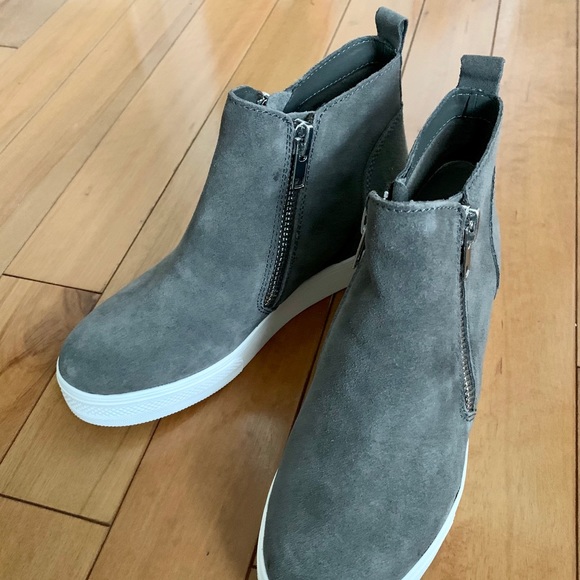 steve madden women's wedgie sneaker